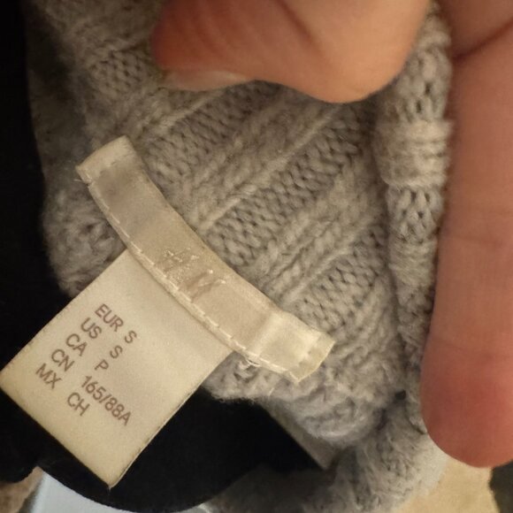 H&M Knit Grey Sweater - Picture 3 of 3